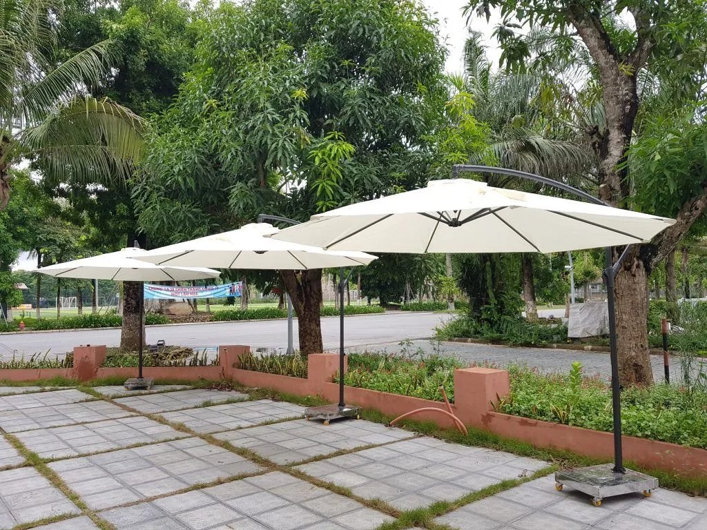Ô dù lệch tâm tròn 3m ROMA R10 màu trắng kem che nắng sân vườn